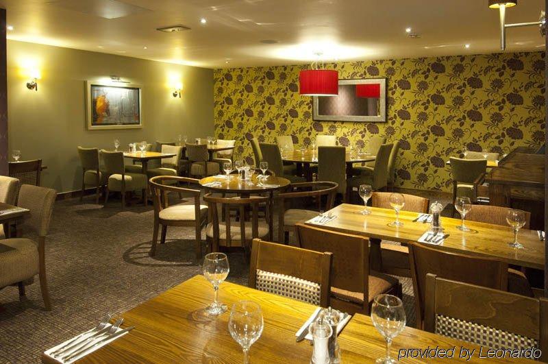 Premier Inn London Heathrow Airport T2 & T3 - Bath Road Hounslow Bagian luar foto