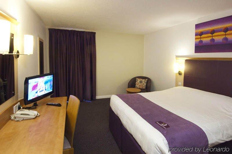 Premier Inn London Heathrow Airport T2 & T3 - Bath Road Hounslow Bagian luar foto