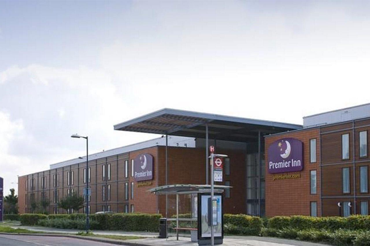 Premier Inn London Heathrow Airport T2 & T3 - Bath Road Hounslow Bagian luar foto