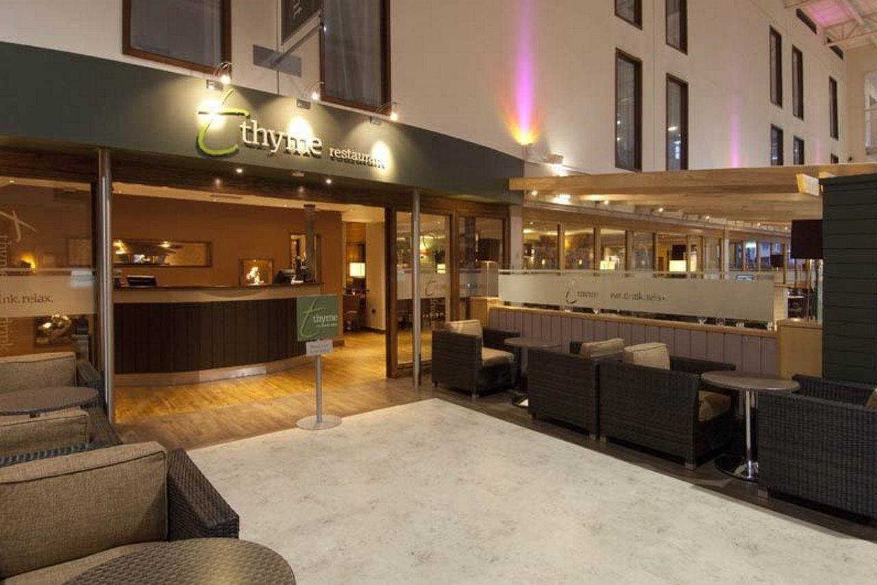 Premier Inn London Heathrow Airport T2 & T3 - Bath Road Hounslow Bagian luar foto