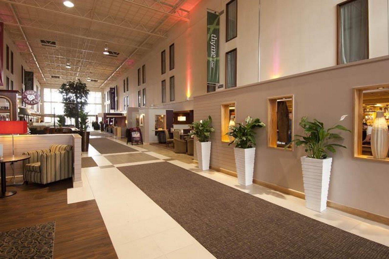 Premier Inn London Heathrow Airport T2 & T3 - Bath Road Hounslow Bagian luar foto