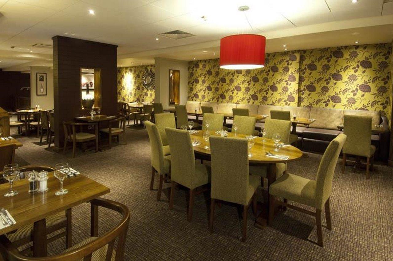 Premier Inn London Heathrow Airport T2 & T3 - Bath Road Hounslow Bagian luar foto